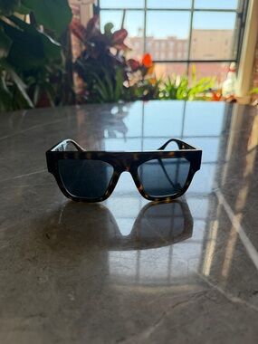 Versace sunglasses 4430u